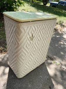 lot 241 image: Vintage Wicker Laundry Hamper