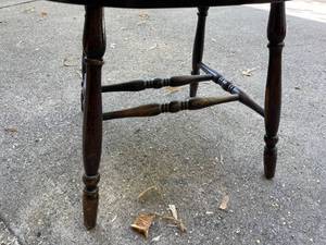 lot 288 image: Vintage Wooden Chair
