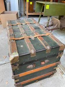 lot 304 image: Vintage Travel Trunk
