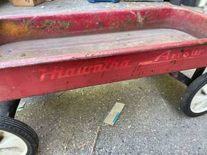 lot 356 image: Vintage Hiawatha Arrow Wagon