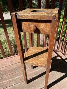 lot 364 image: Vintage Accent Table With Lantern Holder In The Top