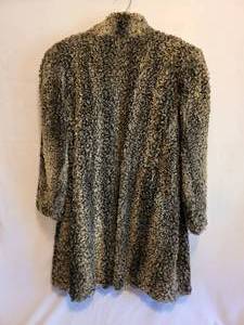 lot 323 image: Beautiful Maine Fur Co. Coat
