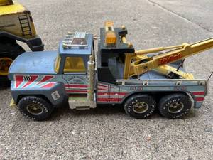 lot 392 image: 2 Vintage Toy Trucks