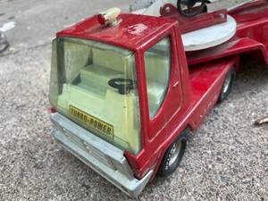 lot 393 image: Nyflint  Vintage Fire Truck