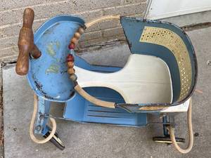 lot 400 image: Vintage Childs Roller Toy