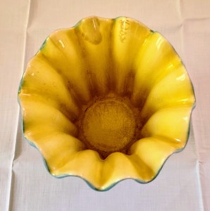 lot 75 image: Vintage Red Wing Ribbon Vase