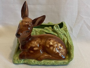 lot 444 image: Vintage Shawnee Deer Figurine
