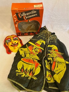 lot 425 image: Vintage Collegeville Childrens Witch Halloween Costume