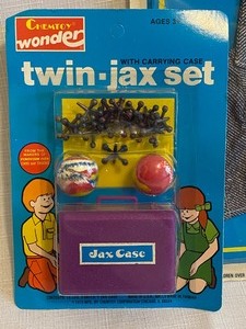 lot 417 image: Vintage Toys