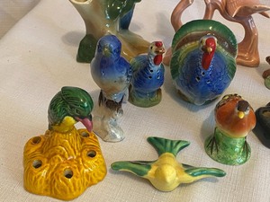 lot 414 image: Variety of Vintage Bird Figurines