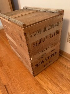lot 440 image: Hinged Wooden Storage Crate