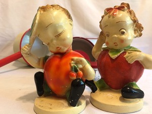 lot 263 image: Fun Kitchen Items