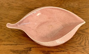 lot 434 image: Vintage Pottery Items including Red Wing