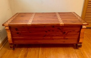 lot 216 image: Vintage Cedar Chest