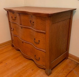 lot 214 image: Vintage Dresser
