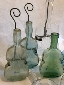 lot 180 image: Decorative Violin Shaped Bottles