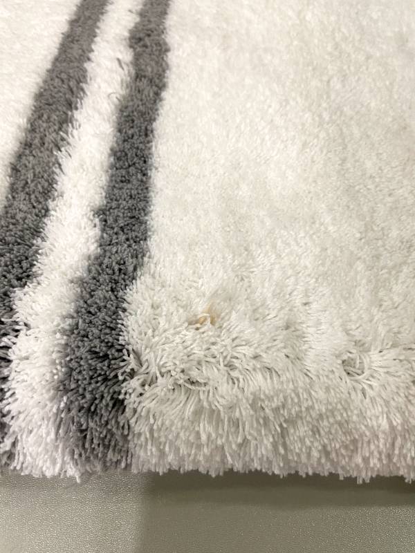White and Black Bathroom Rug and Washcloth Lot