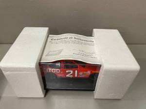 NASCAR Michael Walltrip 21 Citgo 124 Scale Diecast Replica Car 1998