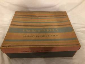 lot 23 image: Vintage Chatham Blanket in Original Box - Never Used