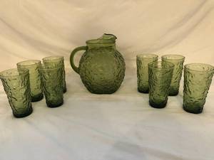 lot 17 image: Green Glass Pitcher & Glasses Set