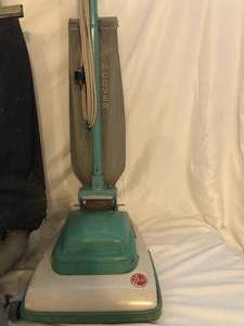 lot 16 image: Retro Vacuums & Floor Conditioner