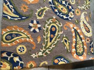 lot 38 image: Francesca Paisley Rug 5 x 7