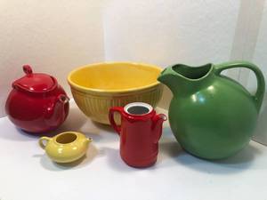 lot 32 image: Vintage Fiesta Ware, Halls, Gladding McBean & More
