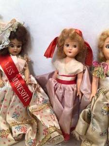 lot 44 image: Lot of Vintage Dolls - Storybook Dolls & Others