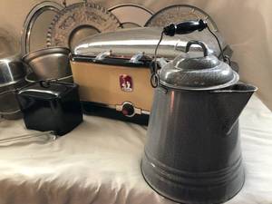 lot 51 image: Vintage Metal Cookware & Serving Dishes