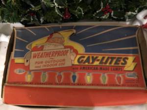 lot 95 image: Mid Century Light Strands in Original Boxes, Wreath and Decorations