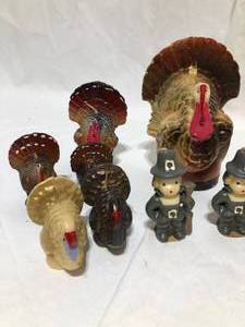 lot 104 image: Vintage Thanksgiving Decorations