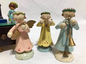 lot 117 image: Wood Angels, Music Box, Snowman & Santa