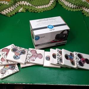 (11) Fidget Spinners, & ONN Virtual...