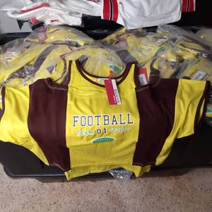 HDX 38 Gallon Tote Full of QGene Je...