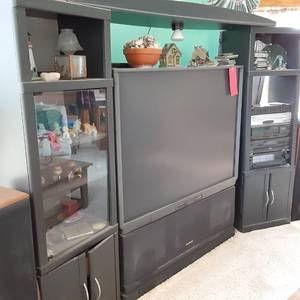 Hitachi 60 Projection Television &...