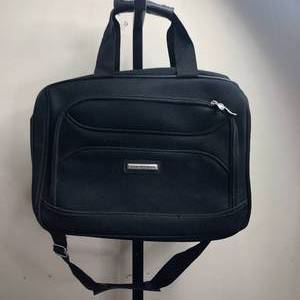lot 8 image: Small Concord Luggage Bag