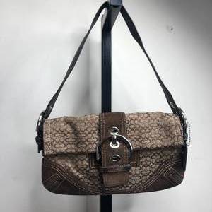 lot 35 image: COACH SoHo BAGUETTE MINI KHAKI SHOULDER BAG