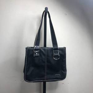lot 67 image: Black Nine West Handbag