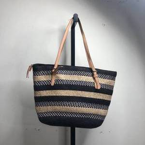 lot 71 image: Woven Beach Bag