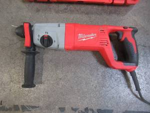 Milwaukee 1 12 in. SDS D-Handle Rotary Hammer 5262-21