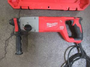Milwaukee 1 12 in. SDS D-Handle Rotary Hammer 5262-21
