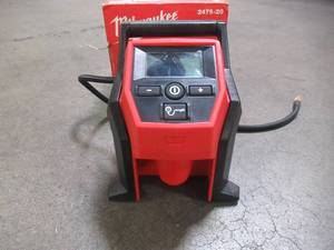 Milwaukee M12 12-Volt Lithium-Ion Cordless Compact Inflator (Tool-Only) 2475-20