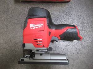 Milwaukee M12 12-Volt Lithium-Ion Cordless Compact Jig Saw (Tool-Only) 2445-20