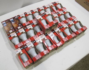 lot 818 image: Lot of 25 Sylvania Incandescent Light Bulbs