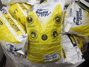 lot 809 image: 40 Bags Diamond Crystal Bright & Soft Water Softener Salt Pellets - 40 LBS Each - 1600 LBS Total