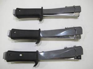 lot 927 image: 3-Pack Arrow HT55 Slim Hammer Tacker Stapler
