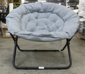 lot 928 image: Foldable Padded Lounge Chair - Grey