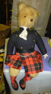 lot 10 image: Vintage Casa Romeo Bear Doll in good condition