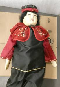 lot 11 image: Vintage wooden Chinese Doll in good condition