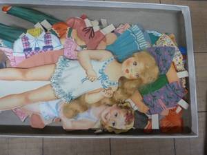 lot 32 image: 1956 Heres Mary Paper Doll set